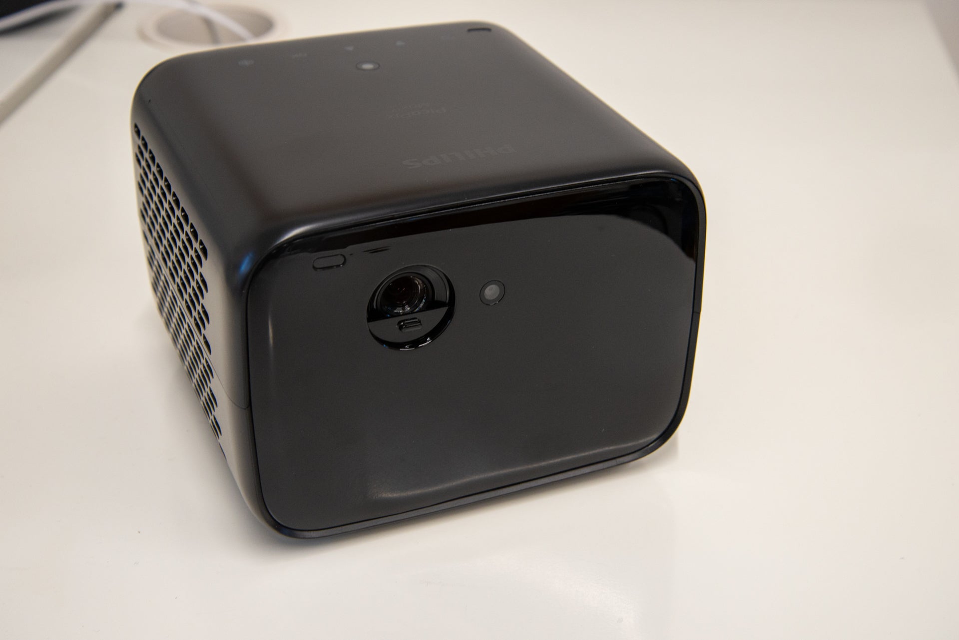 1642181571 Philips PicoPix MaxTV Mobiler Projektor Testbericht