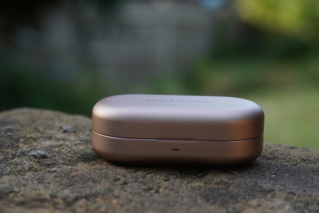 Bang & Olufsen Beoplay EQ Ladekoffer