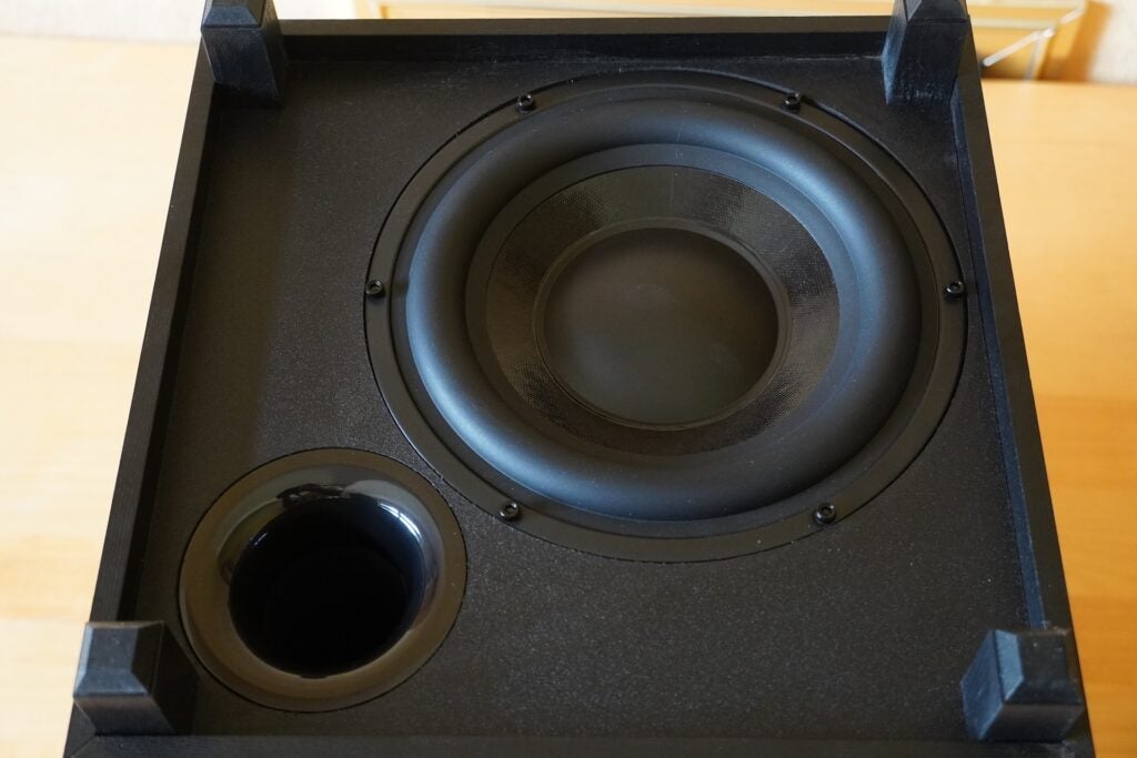 Klipsch Cinema 400 Subwoofer-Treiber und Anschluss