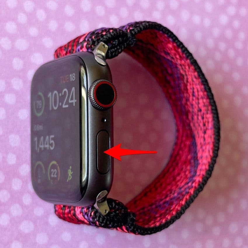 Halten Sie die Seitentaste auf der Apple Watch gedrückt.