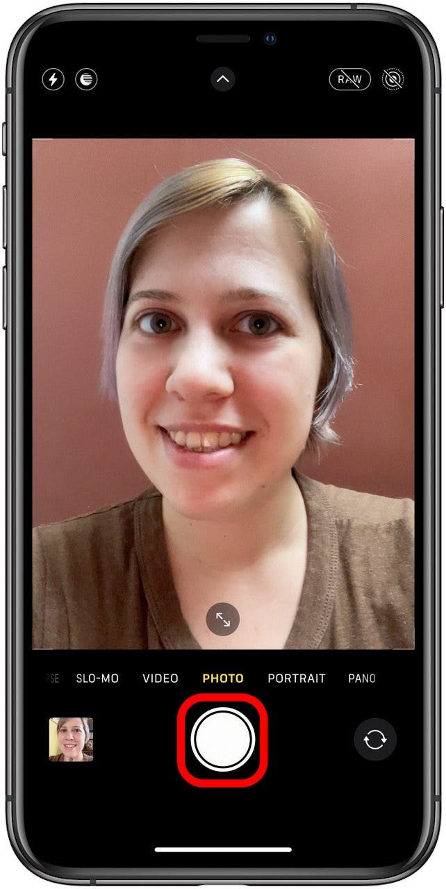 Tippen Sie auf den Auslöser, um ein Foto auf Ihrem iPhone aufzunehmen