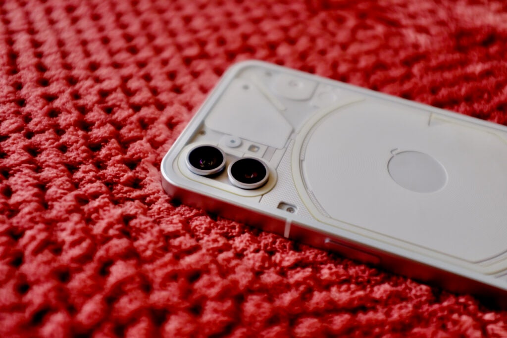Zwei Kameras vom Nothing Phone 1