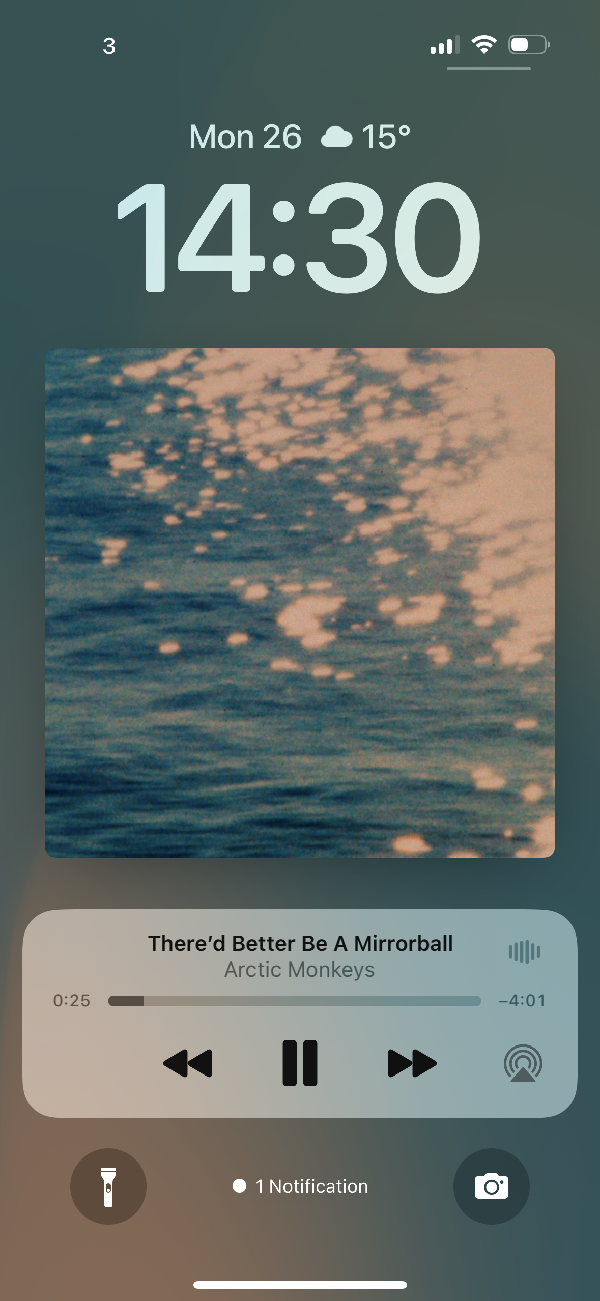 1664308807 344 So erhalten Sie Albumcover um den gesamten Sperrbildschirm in iOS