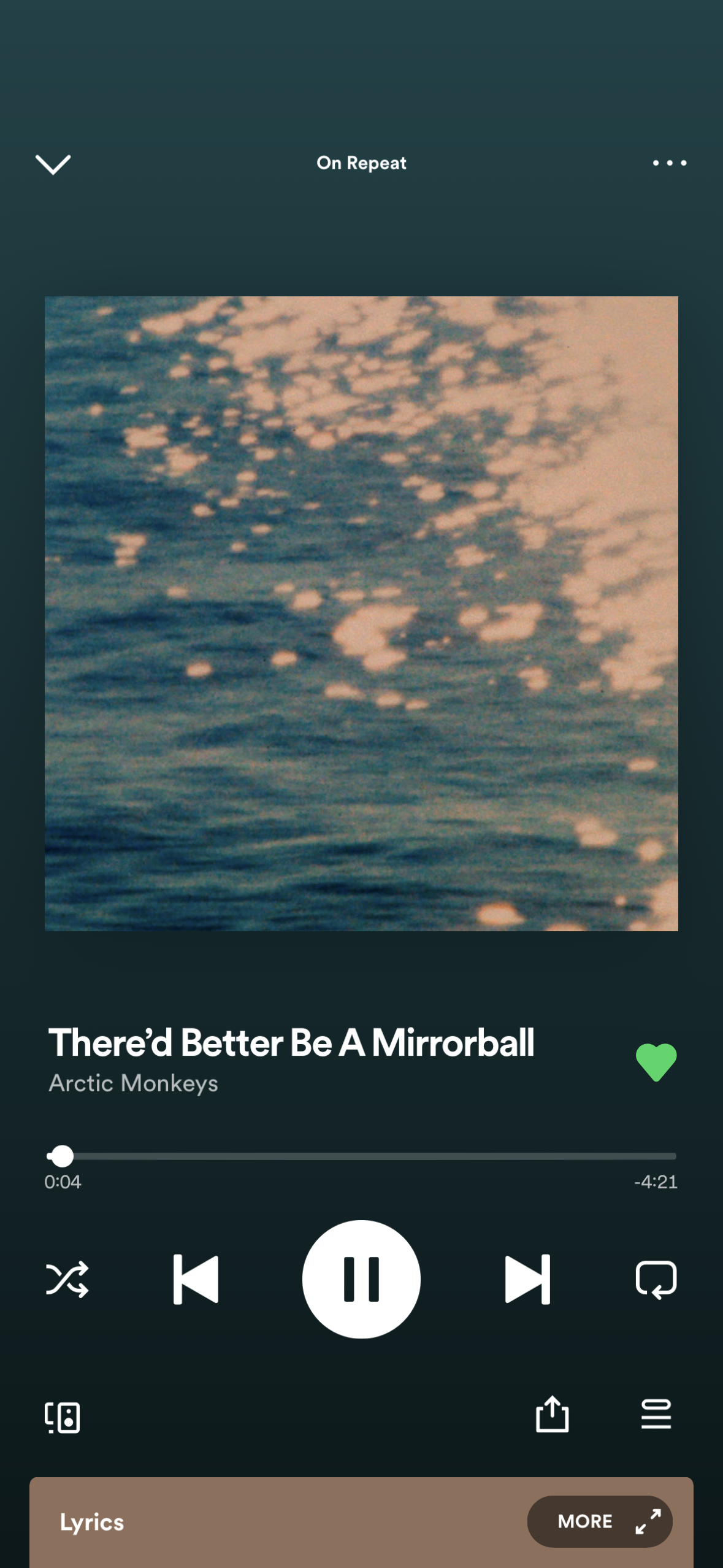 So erhalten Sie Albumcover um den gesamten Sperrbildschirm in iOS