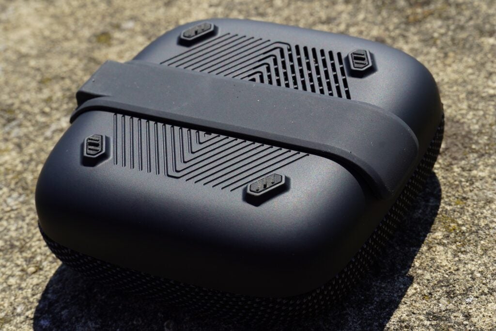 Tribit Stormbox Micro 2 Unterbauch