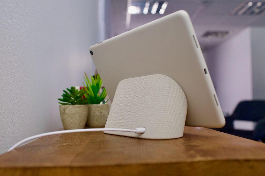 Pixel-Tablet-Ladeständer und Tablet