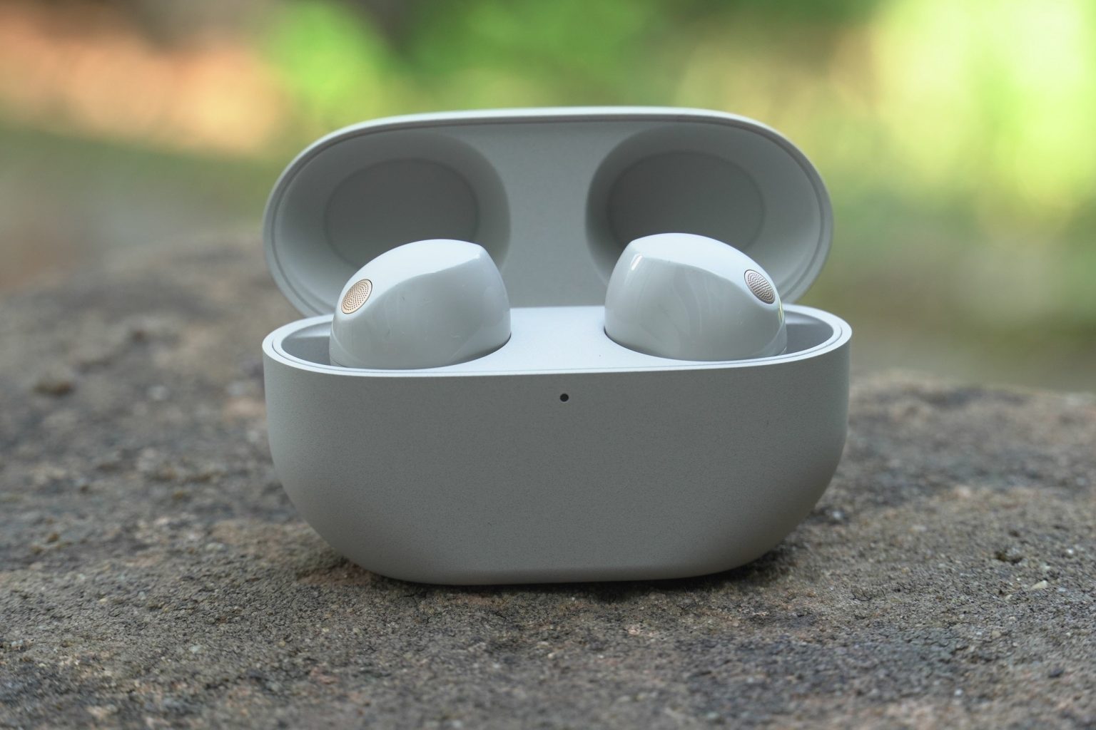 How to pair Sony WF 1000XM5 to an Android smartphone