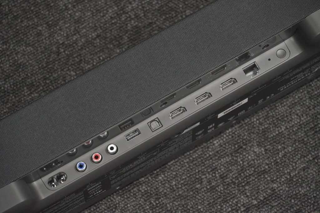 Sennheiser Ambeo Soundbar steuert Verbindungen