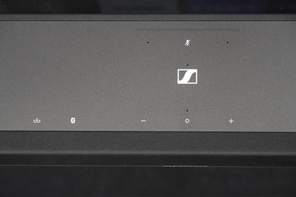 Sennhesier Ambeo Soundbar steuert die Oberseite