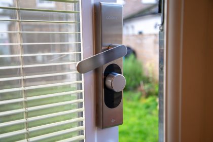 1704527382 LOQED Touch Smart Lock Testbericht