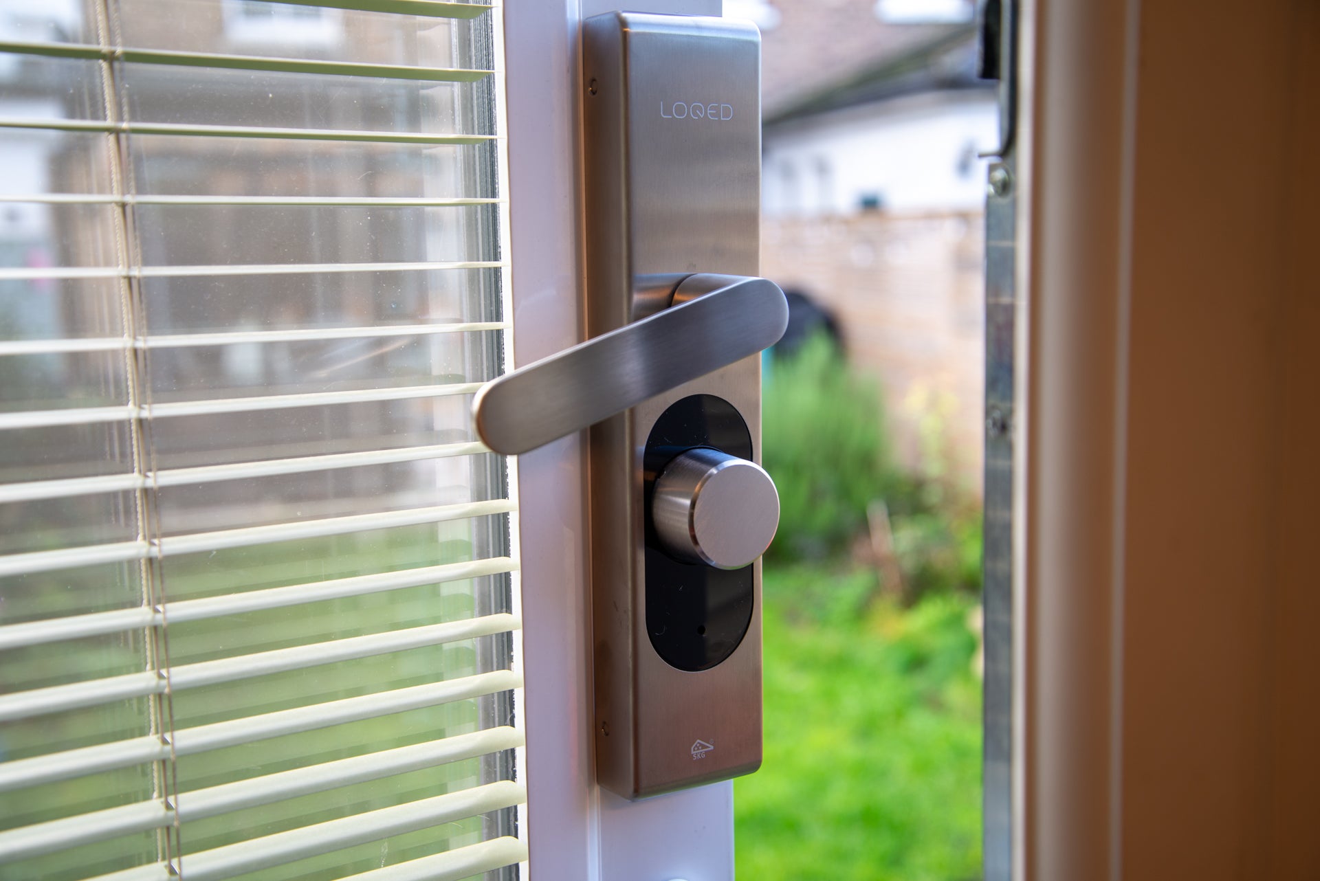 1704527382 LOQED Touch Smart Lock Testbericht