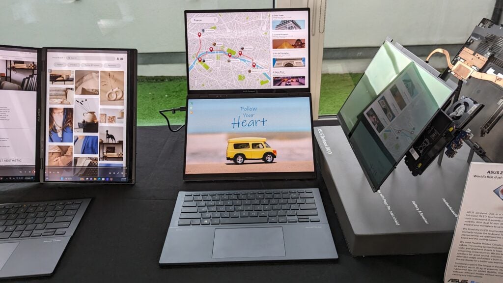 Asus ZenBook Duo (2024) gestapelt
