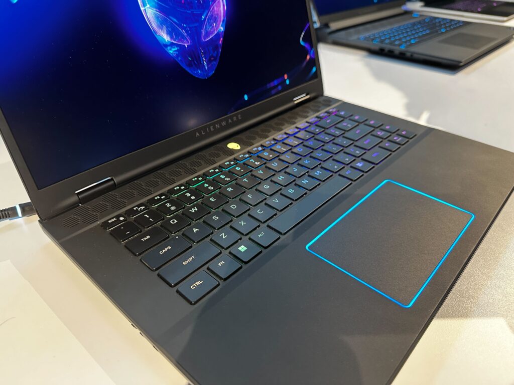 Alienware M16 R2