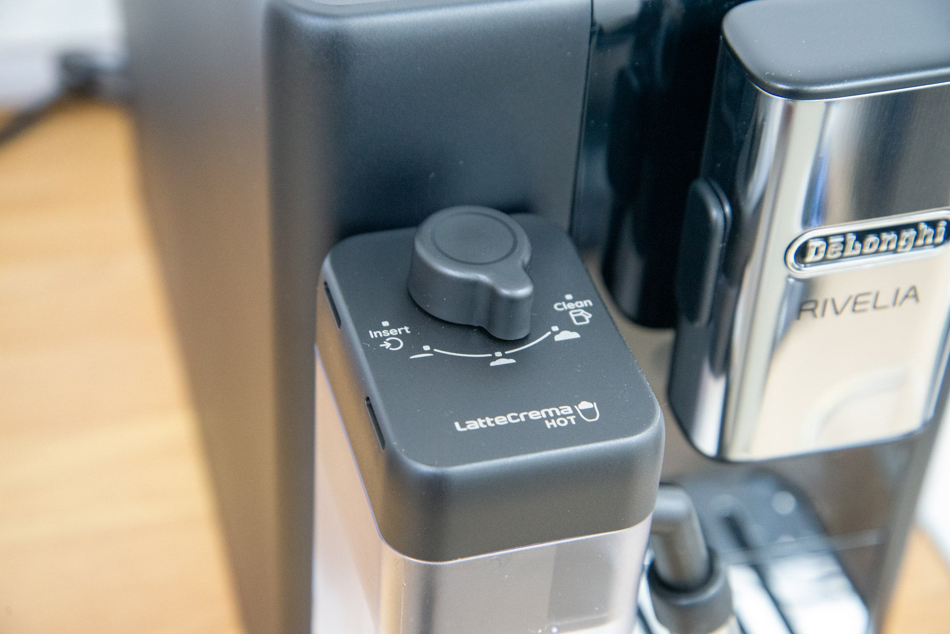 De'Longhi Rivelia Schaumkontrolle
