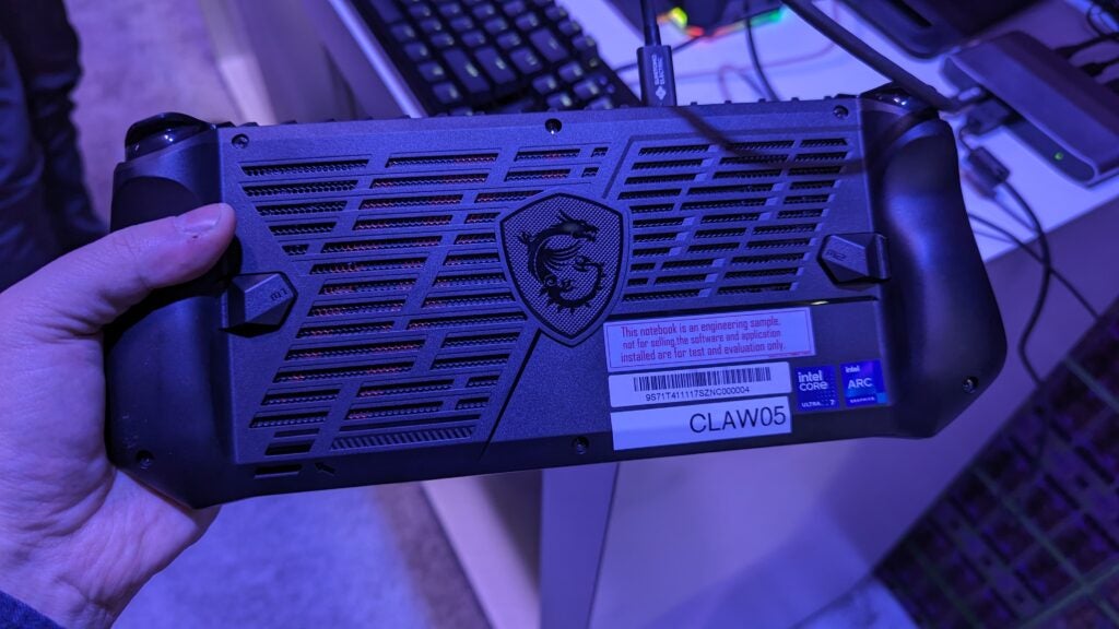 MSI Claw hinten