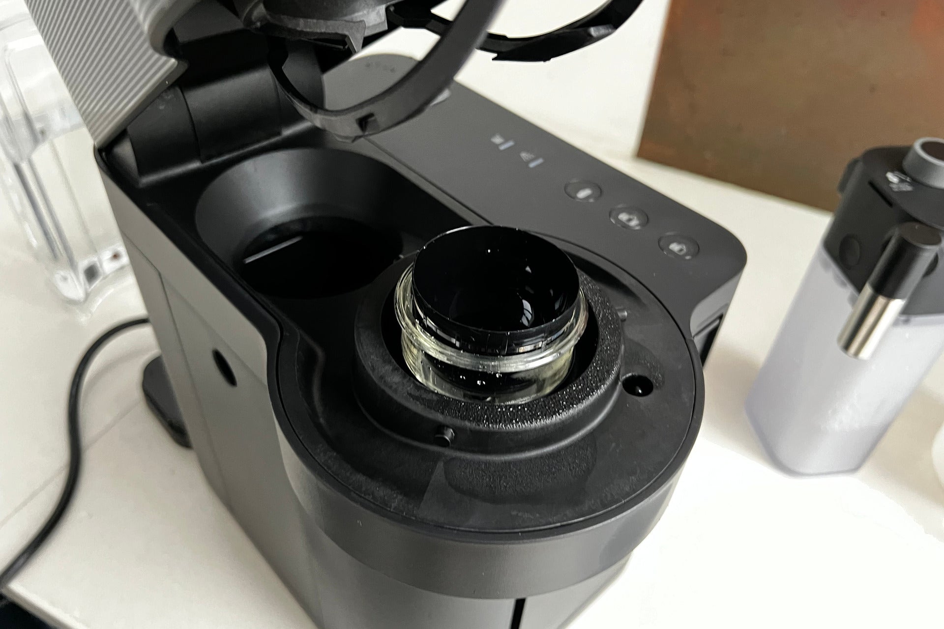 Nespresso Vertuo Lattissima Padhalter