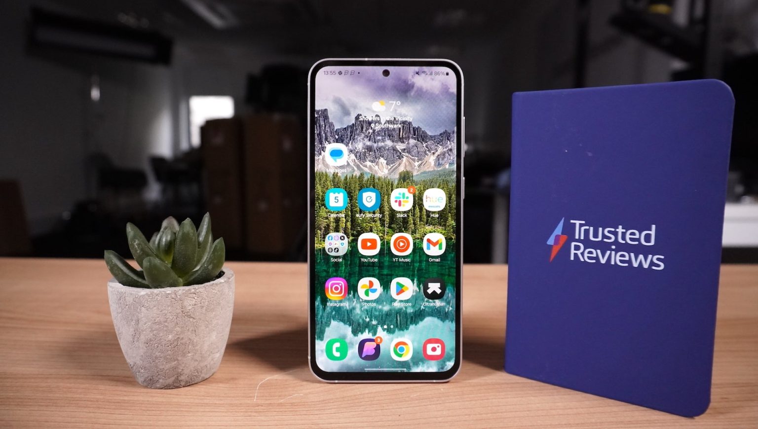 Das Galaxy S23 FE hat einen massiven Preisrueckgang erlitten