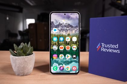 Das Galaxy S23 FE hat einen massiven Preisrueckgang erlitten