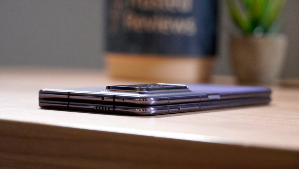 Honor Magic V2 von der Seite