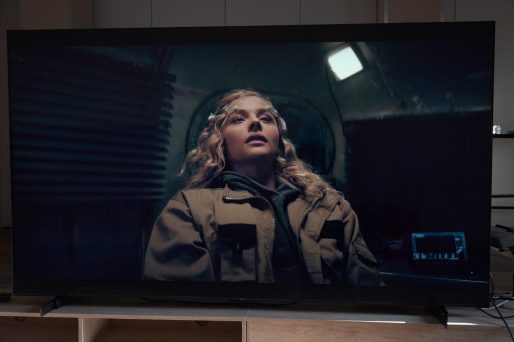 TCL 98P745K Das Peripheriegerät