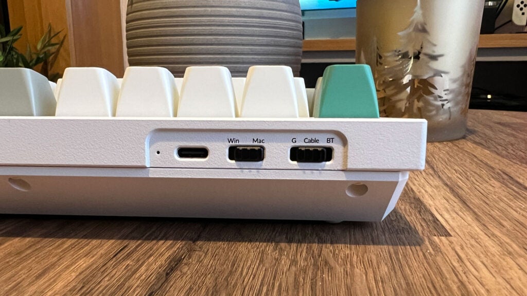 Die Schalter zum Umschalten der Modi auf dem Keychron Q1 Max.