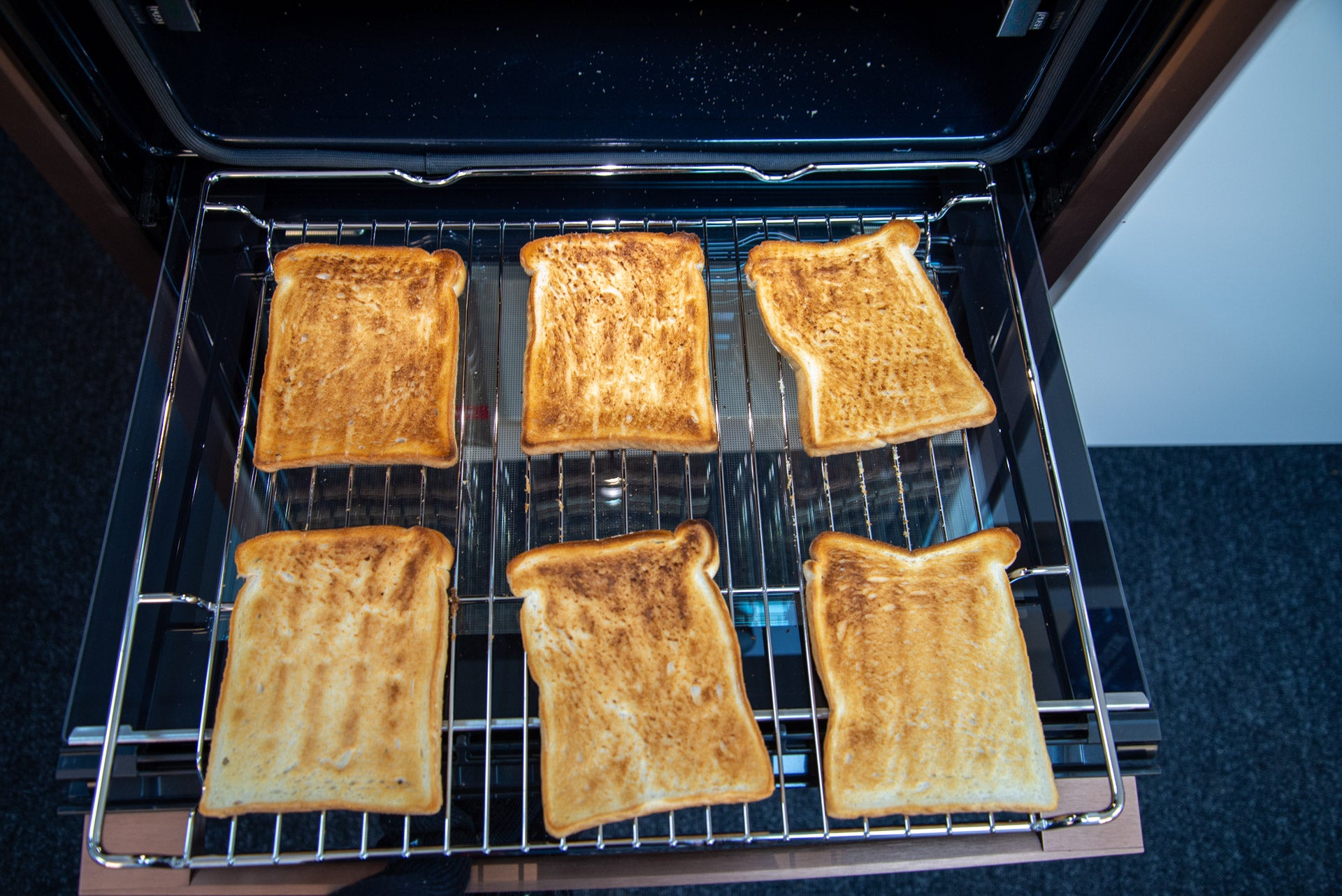 Neff B69VY7MY0 N 90 Ofentoast vom Grill
