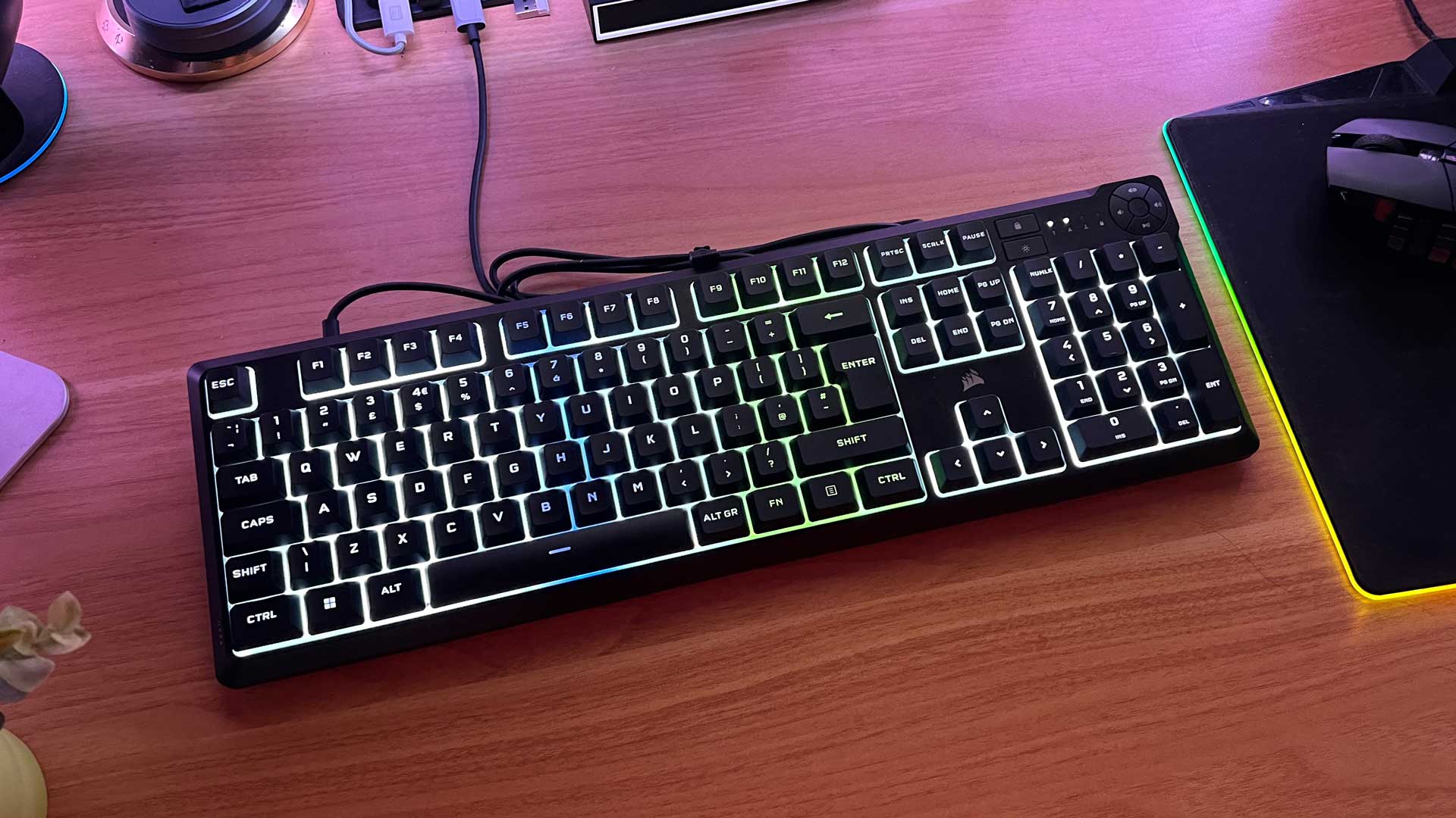 1708629171 Corsair K55 Core Test