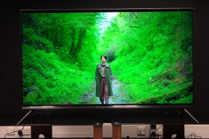 Der schicke QLED Fernseher von Amazon hat derzeit ein Drittel Rabatt