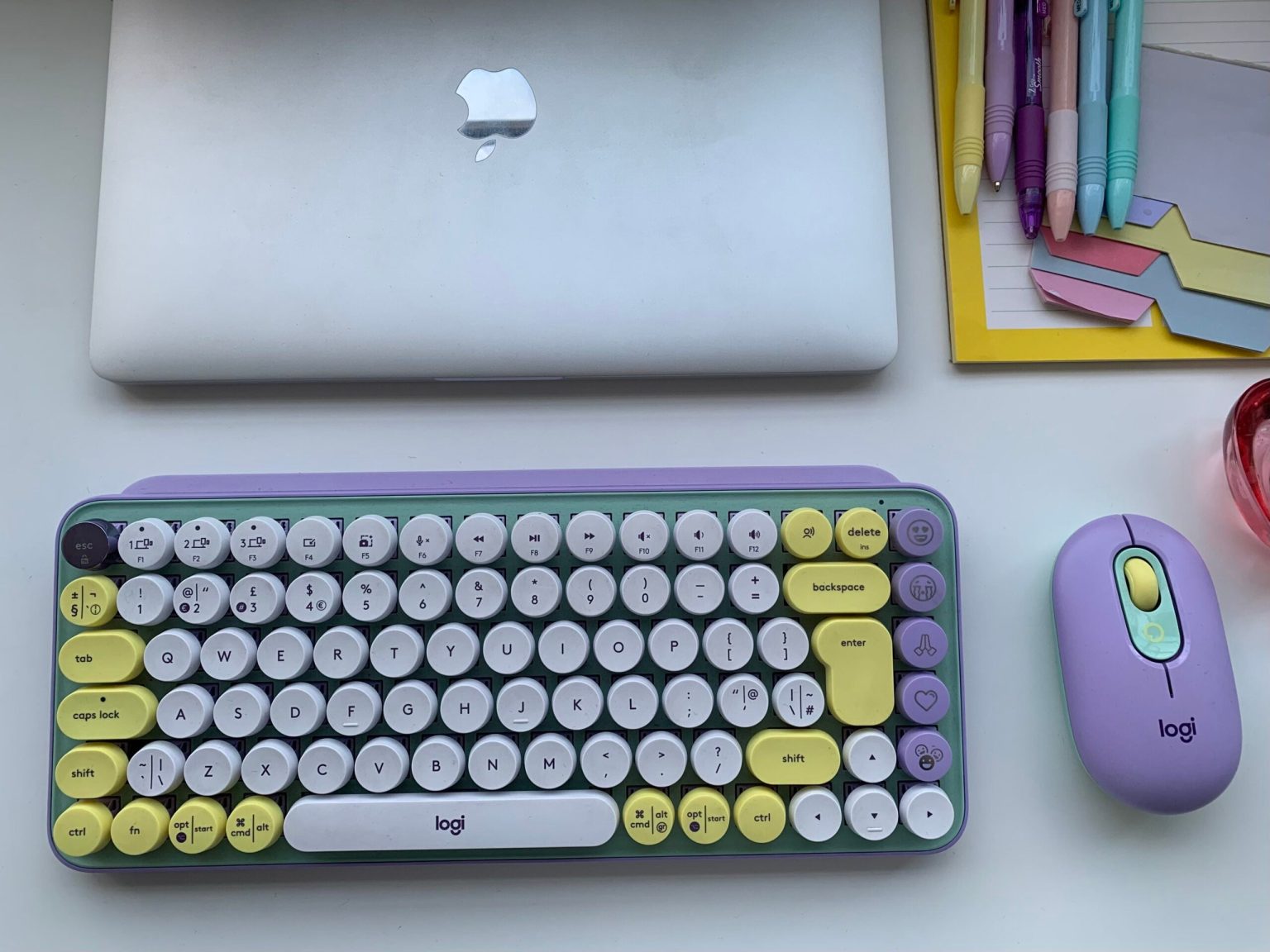 Die Emoji Tastatur von Logitech ist fuer begrenzte Zeit guenstig erhaeltlich
