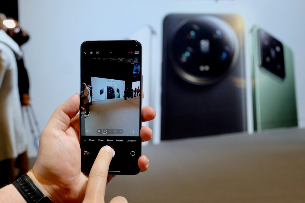 Xiaomi 14 Ultra beim Fotografieren