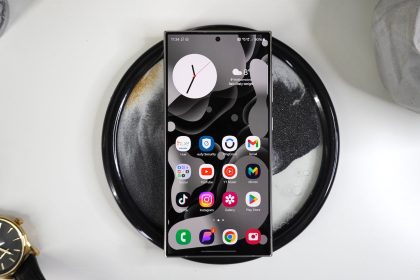 Samsung Galaxy S24 Ultra vs iPhone 15 Pro Max Welches