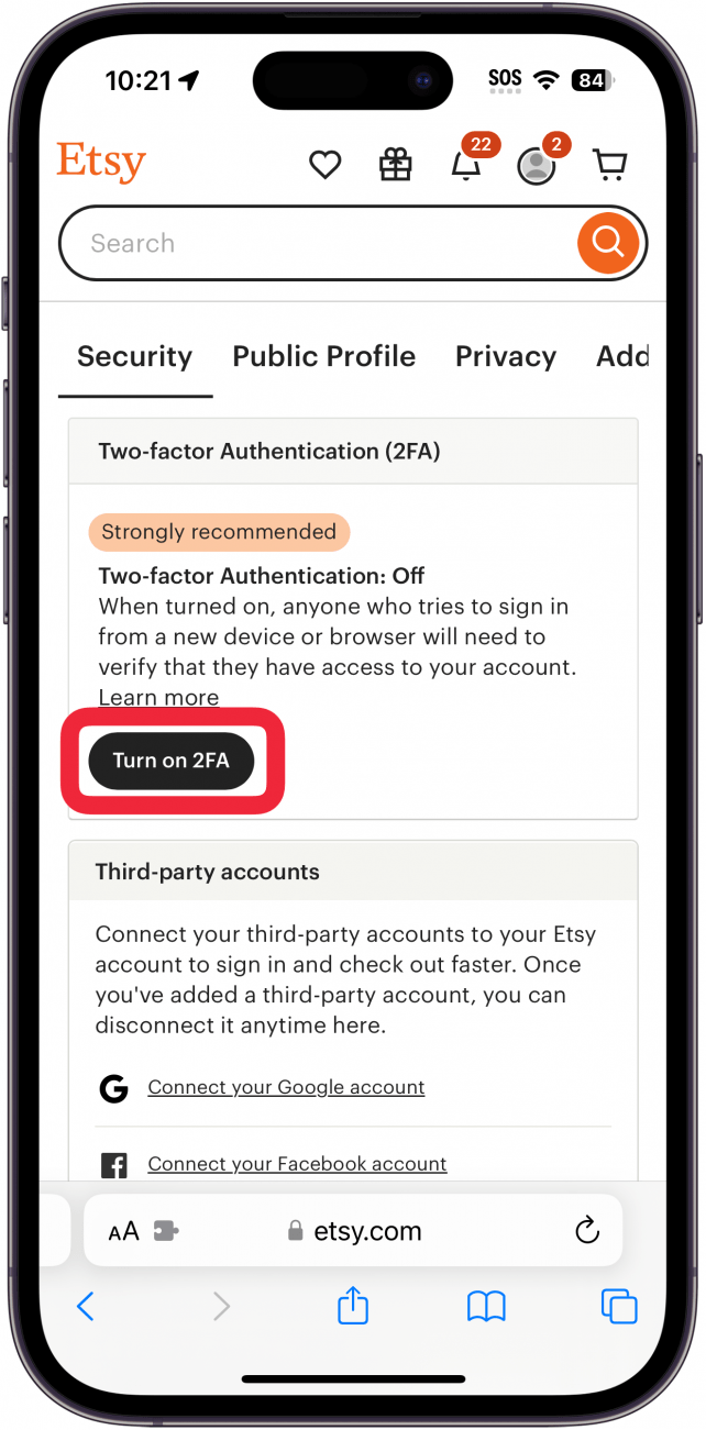 iPhone Safari zeigt die Sicherheitseinstellungen des Etsy-Kontos mit einem roten Kästchen um die 2FA-Schaltfläche an