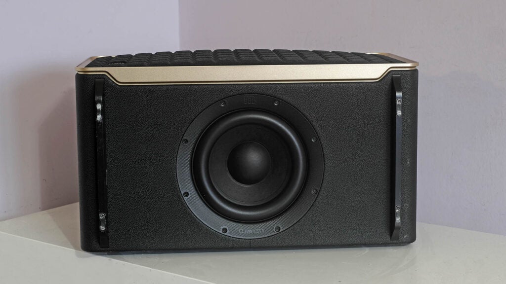 JBL Authentics 500 nach unten gerichteter Basstreiber