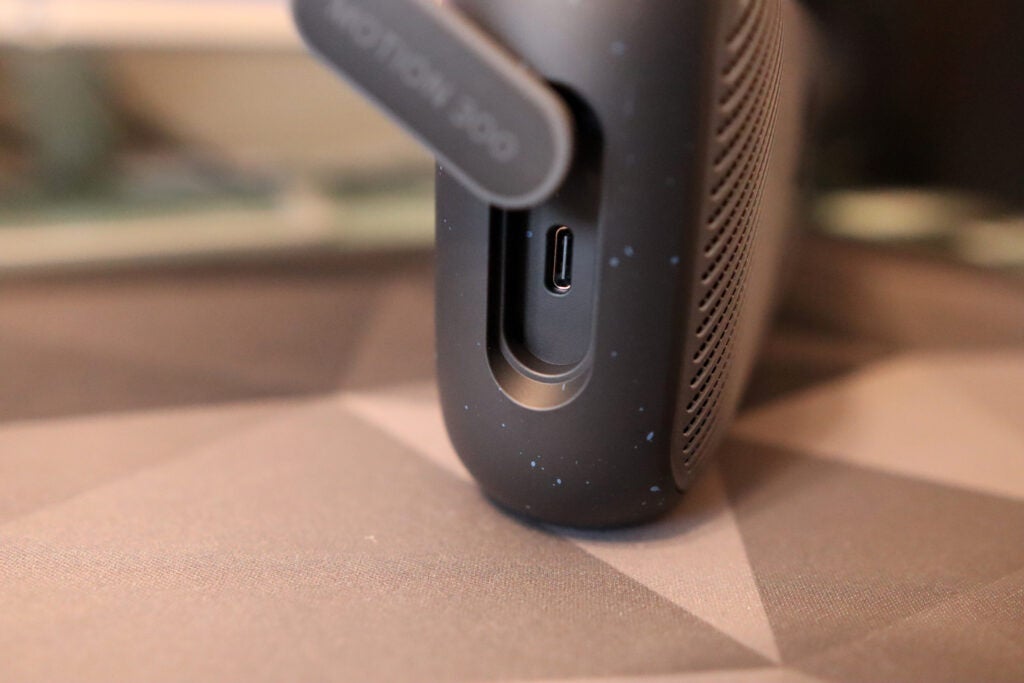 USB-C-Anschluss – Soundcore Motion 300