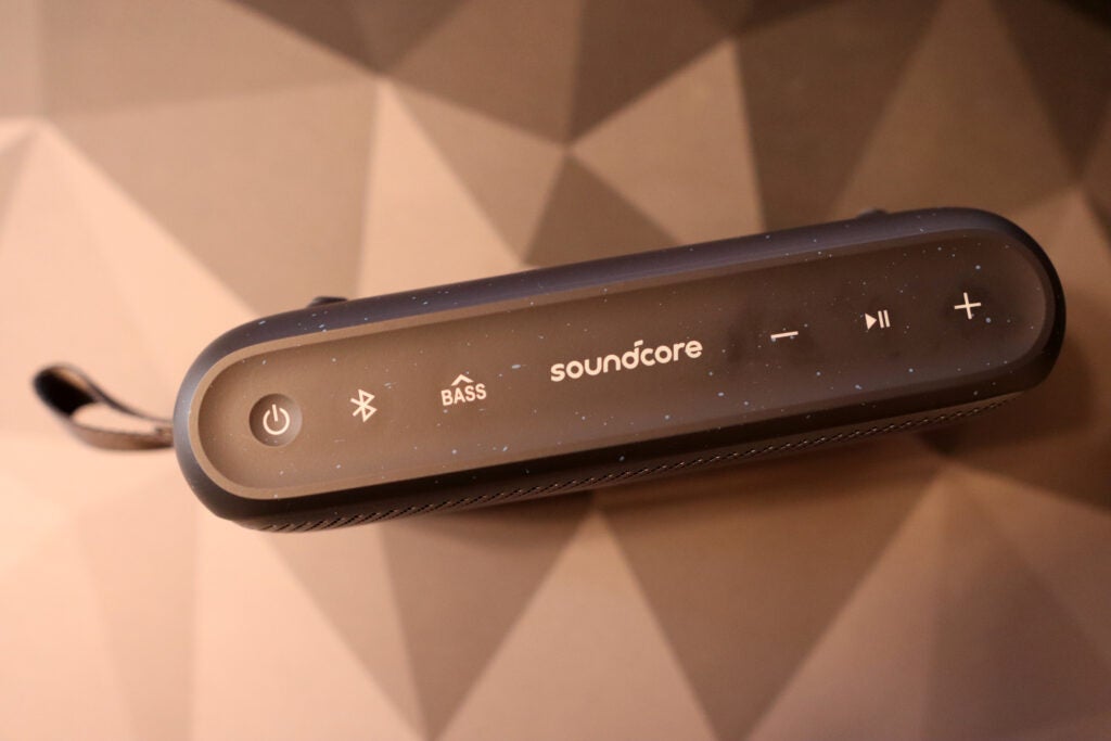 Obere Tasten – Soundcore Motion 300