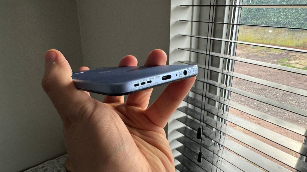 Motorola Moto G34 5G USB-C-Anschluss und Kopfhöreranschluss