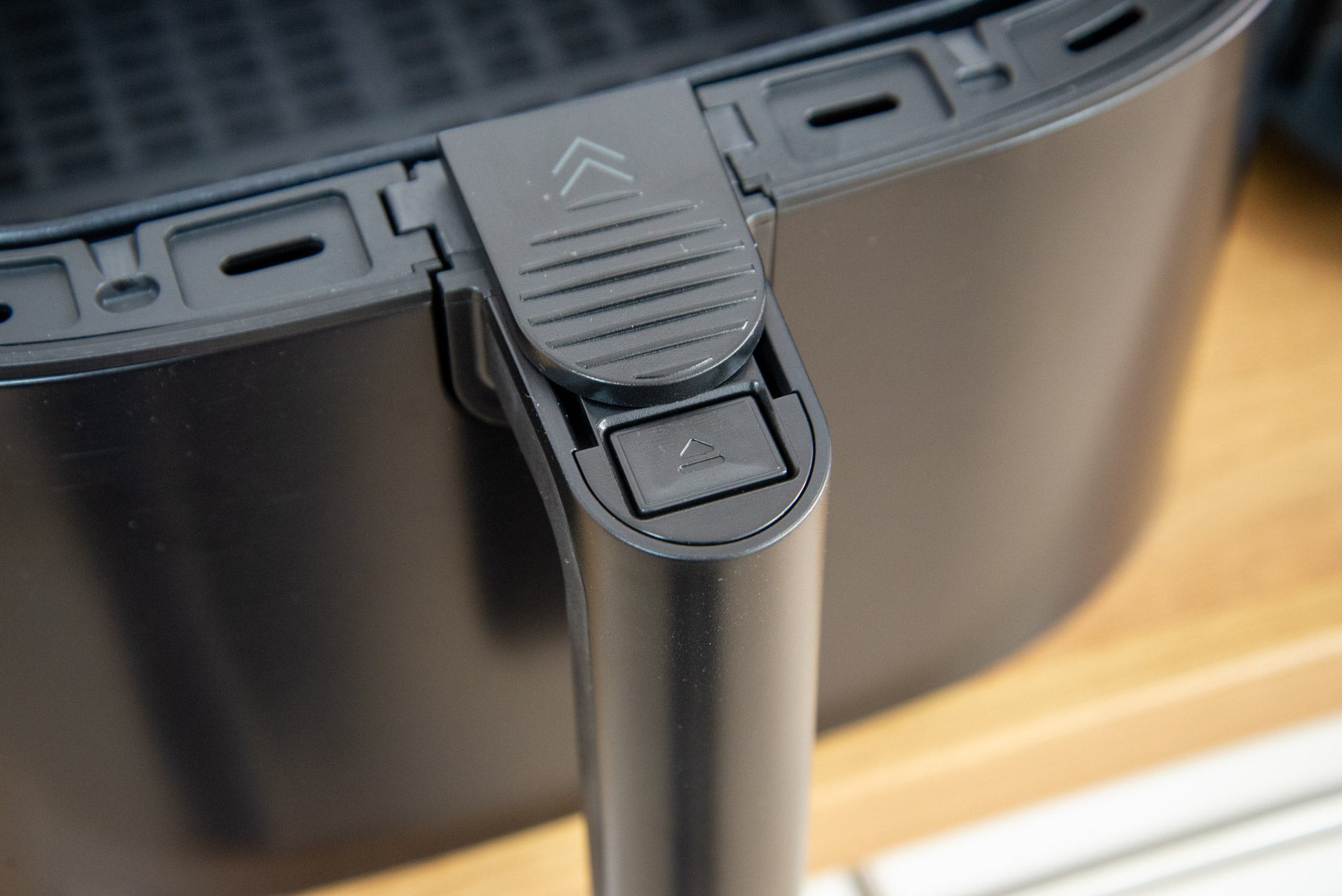 Haier I-Master Multi Air Fryer Serie 5 HAF5TWA3 001 Griff