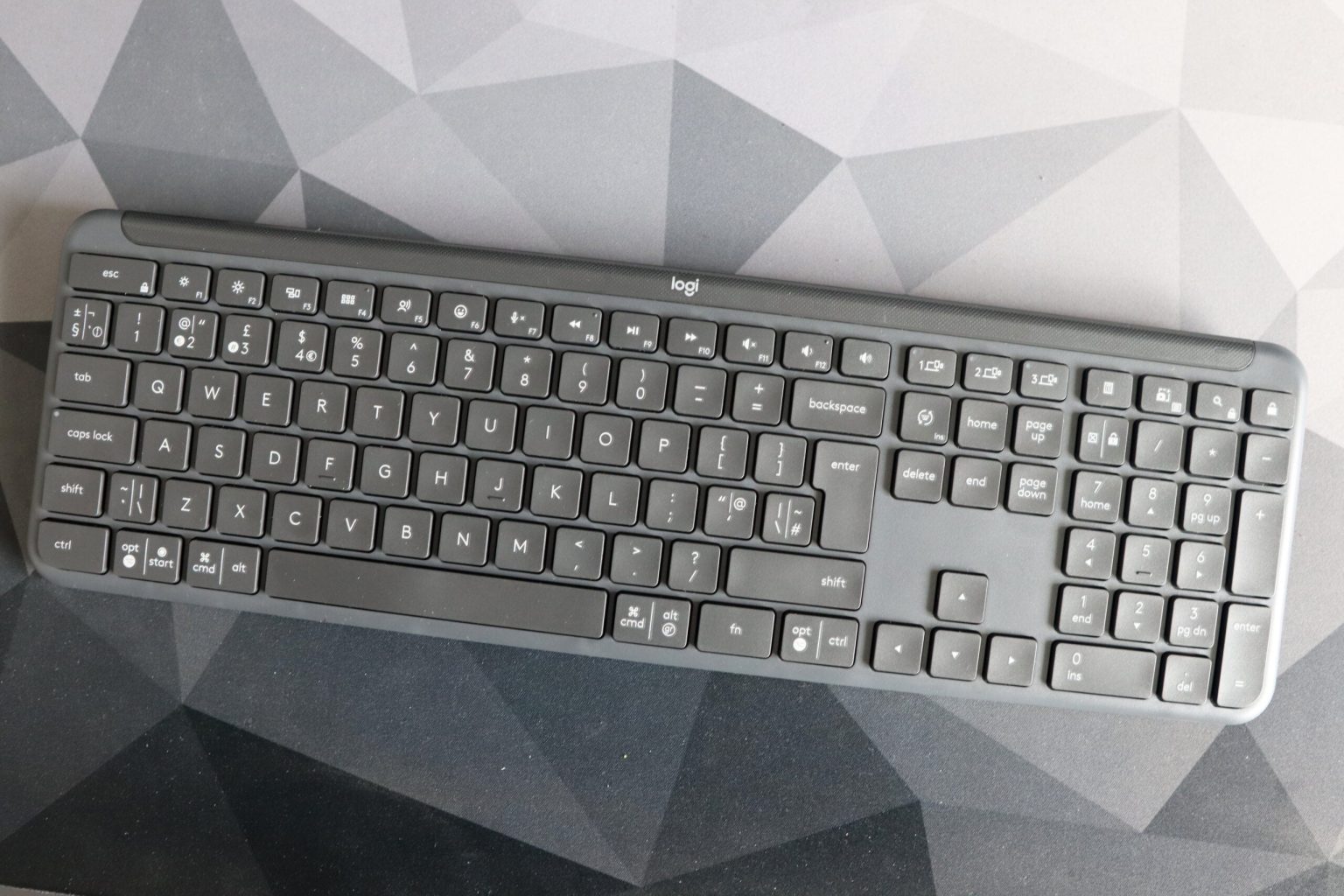 1711653895 Logitech Signature Slim K950 Testbericht