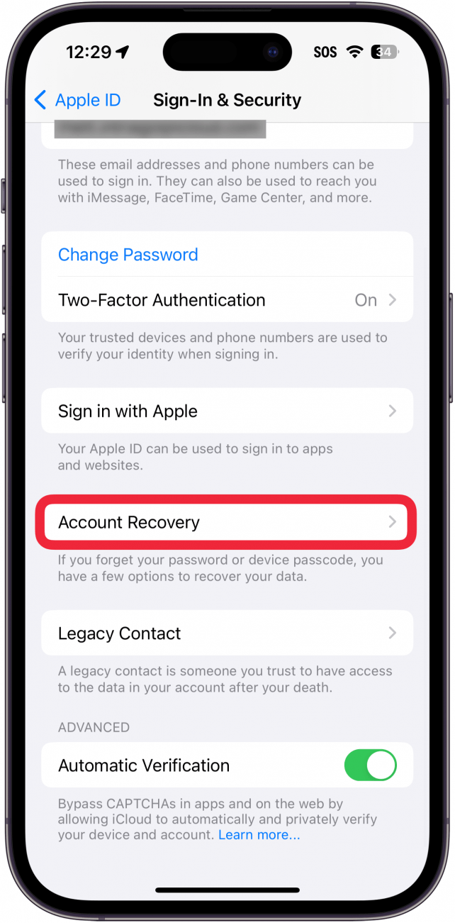 iPhone-Apple-ID-Sicherheitseinstellungen mit einem roten Kästchen um die Kontowiederherstellung