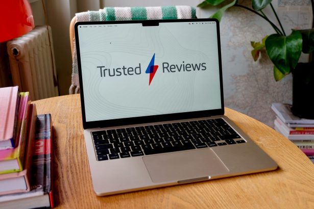 Apple MacBook Air M3 vs Asus Zenbook 14 OLED Mac