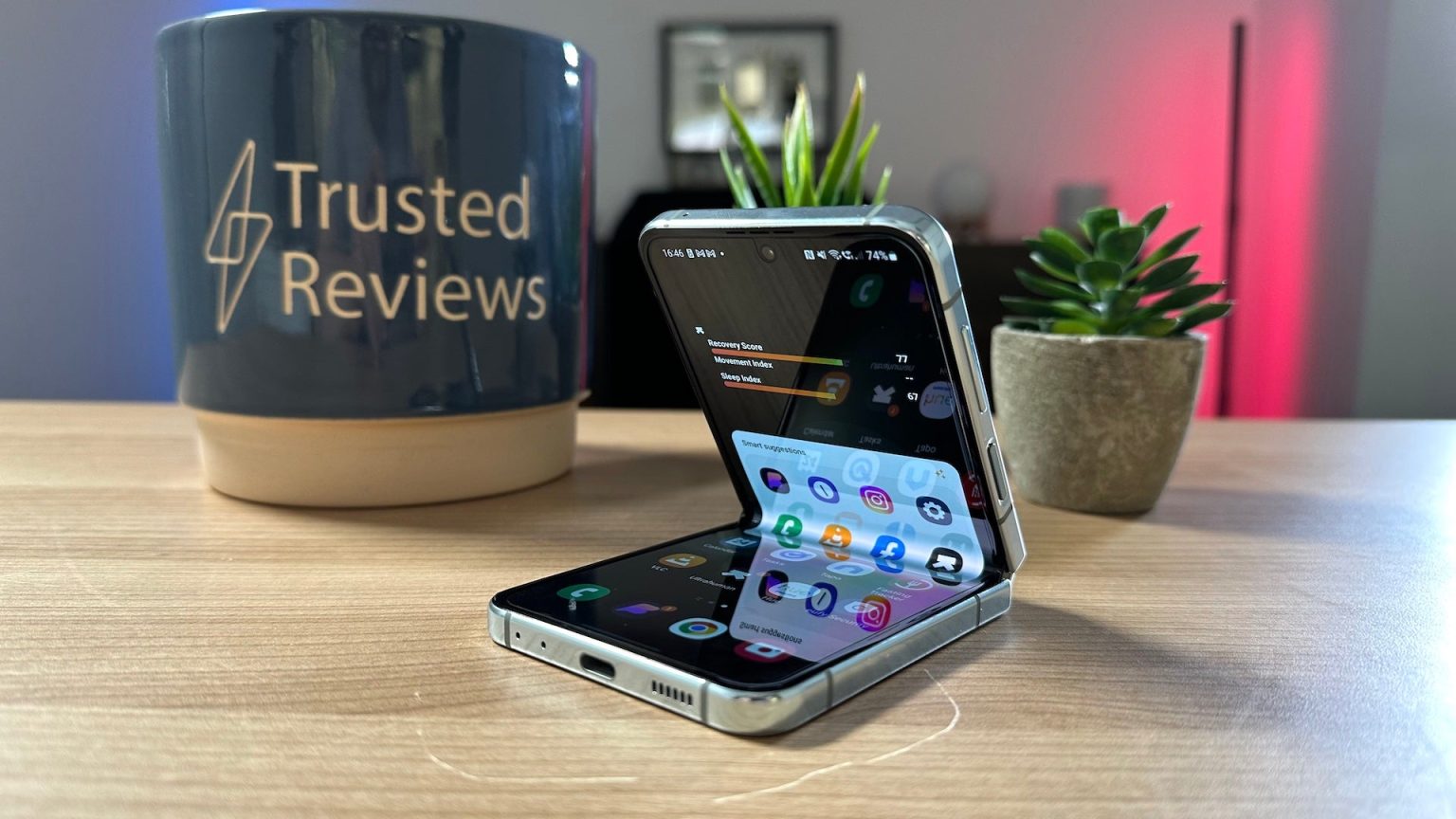 Das Galaxy Z Flip 5 ist mittlerweile genauso guenstig wie