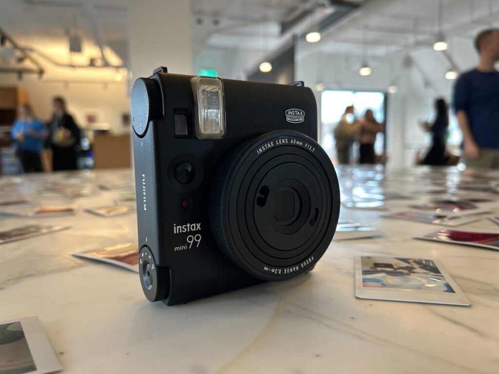 Instax Mini 99 vorne