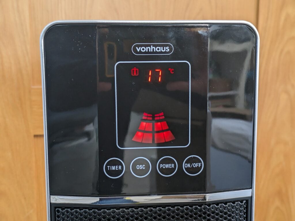 Nahaufnahme des Displays und der Bedienelemente