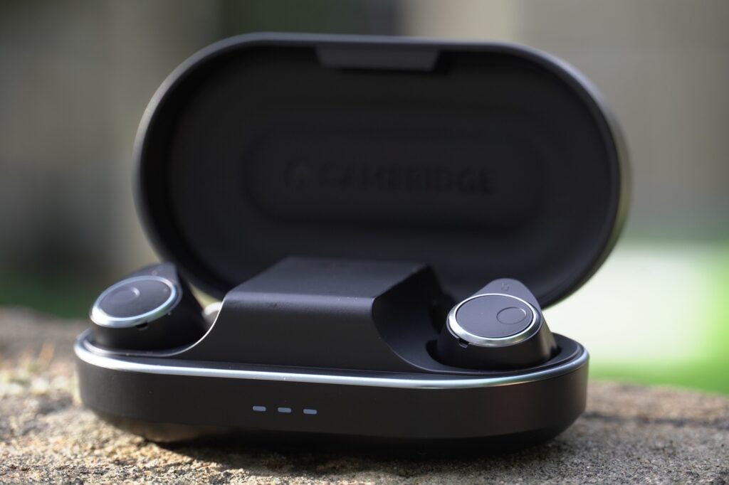 Cambridge Melomania M100 im Koffer