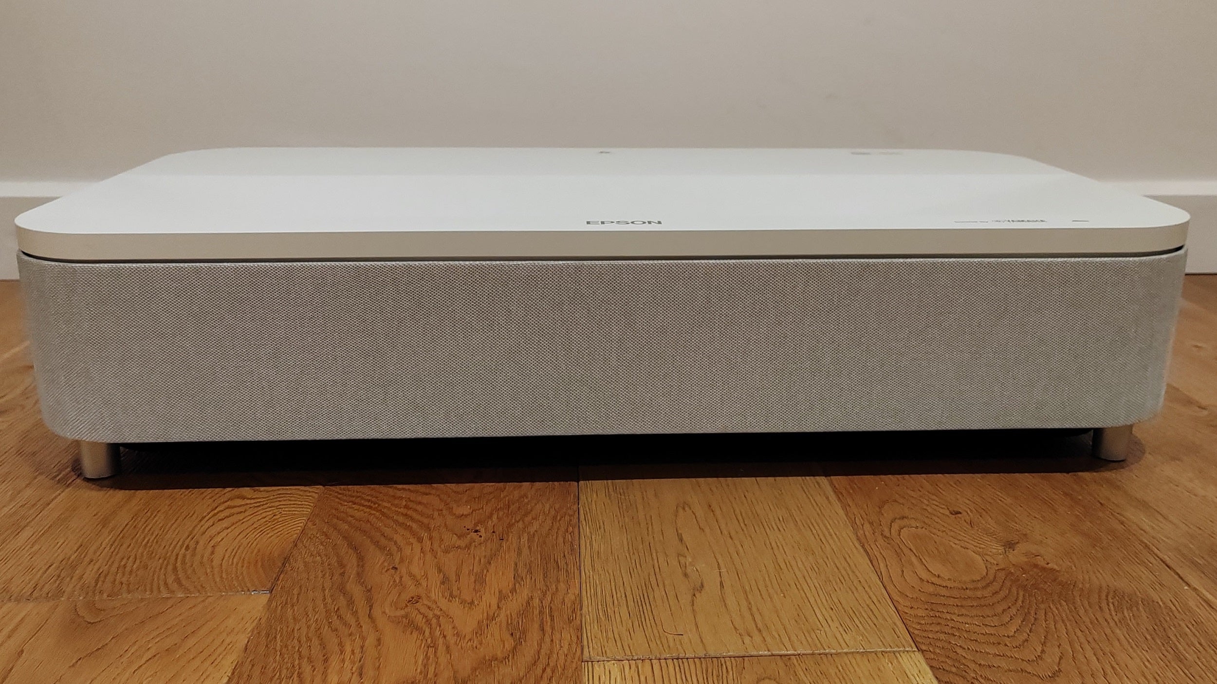 1712826777 Testbericht zum Epson EH LS800B