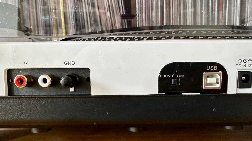 Physische Verbindungen des Lenco L-3810