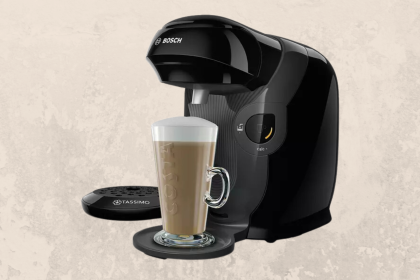 Currys verkauft ein Tassimo Kaffeemaschinen Paket fuer nur 20