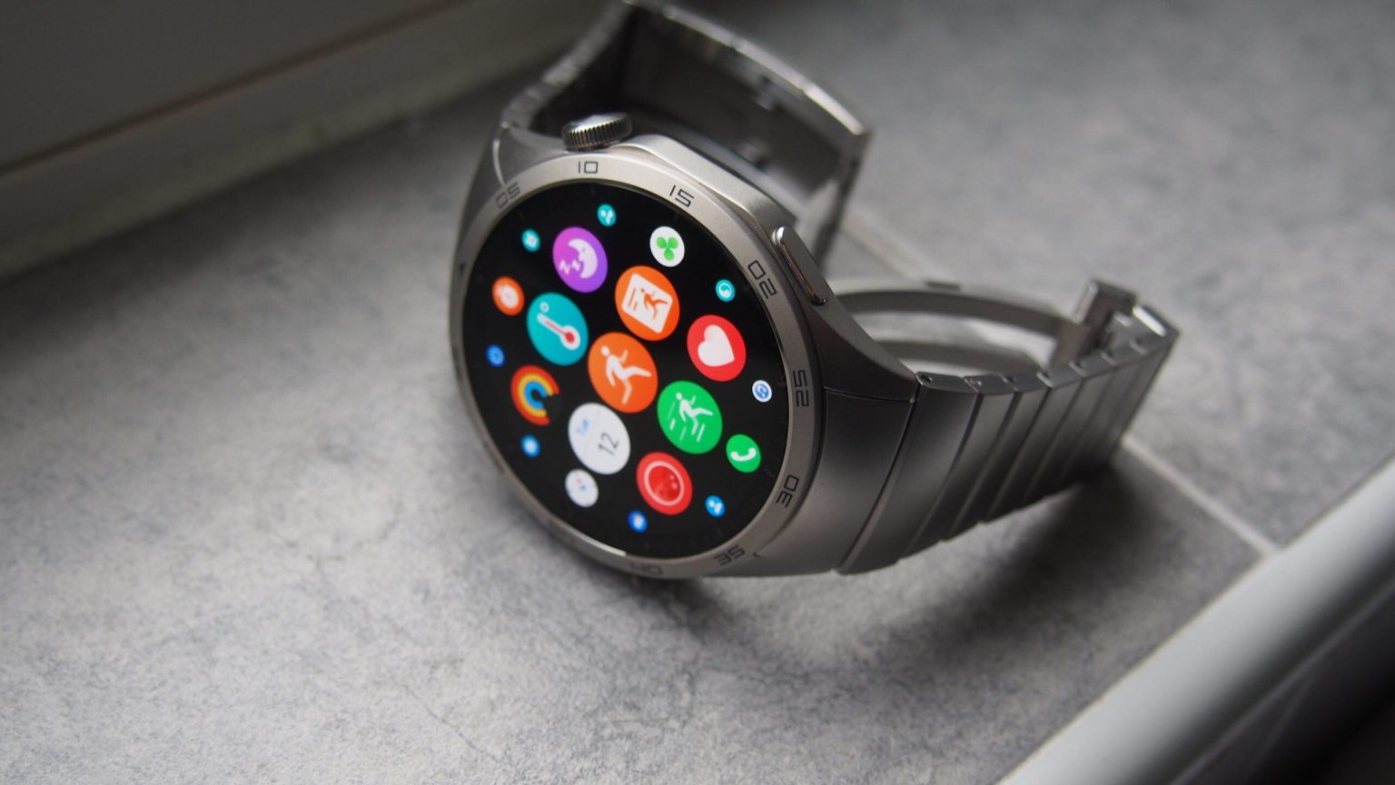 Das Huawei Watch Paket von Amazon bietet ein unglaublich gutes Preis Leistungs Verhaeltnis