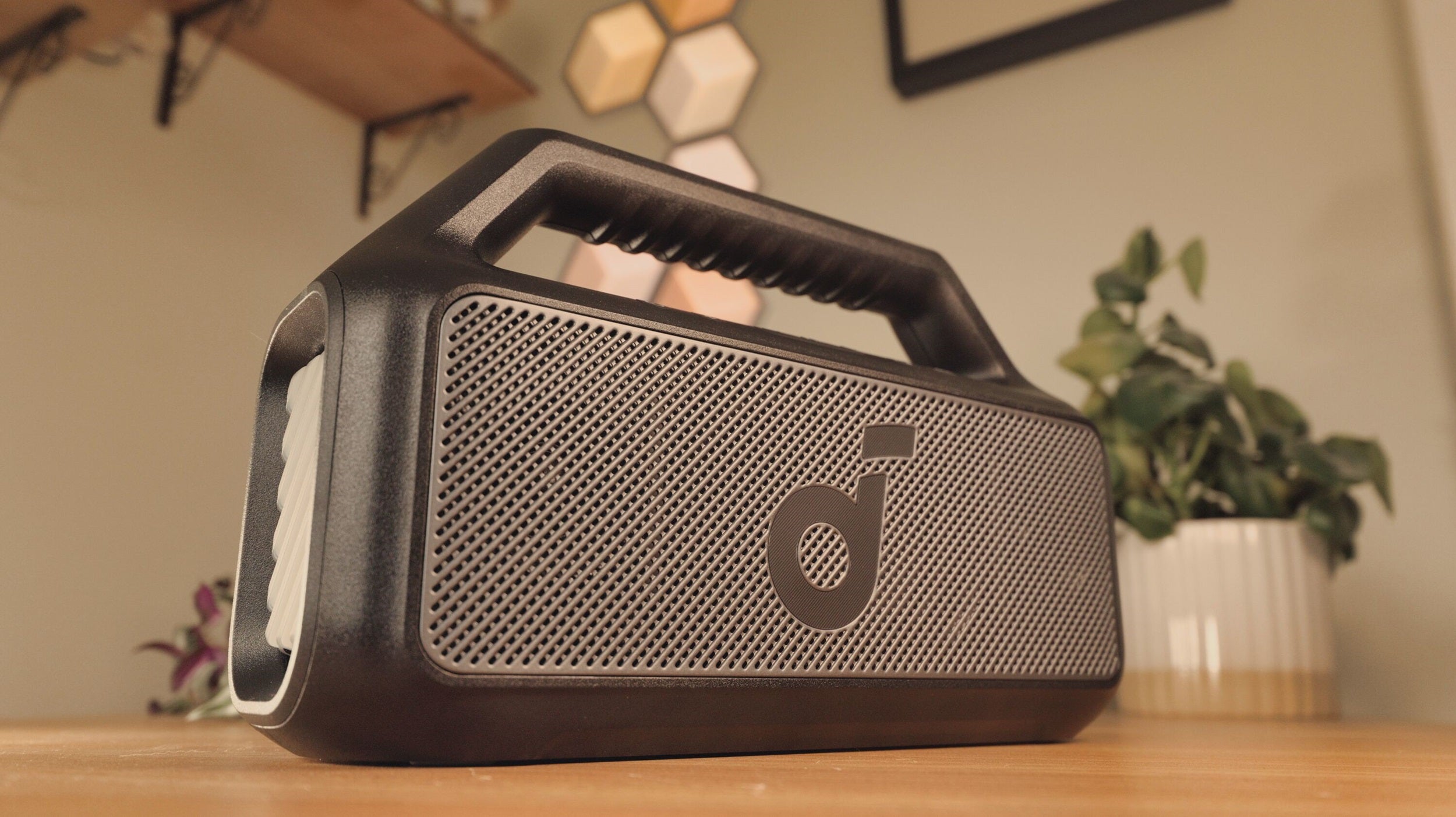Der neue Soundcore Boom 2 Lautsprecher hat bereits einen grossen Preisnachlass