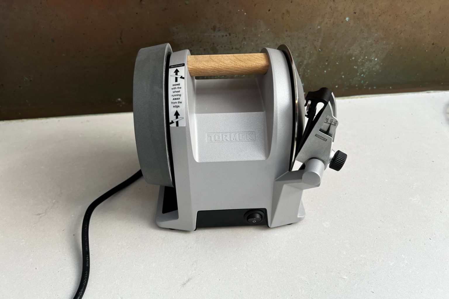 1714551951 Testbericht zum Tormek T 1 Kuechenmesserschaerfer